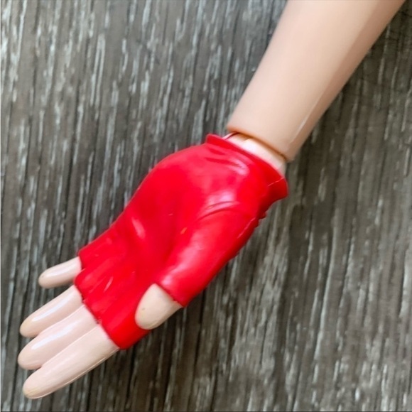 Disney The Descendants Evie 28” doll. LARGE DOLL - Picture 6 of 11